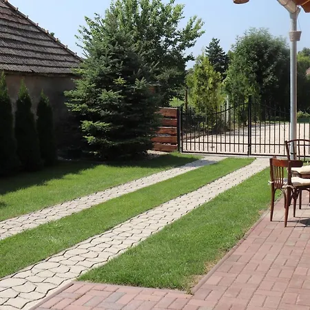 Lidia Vendeghaz Гостевой дом 3*